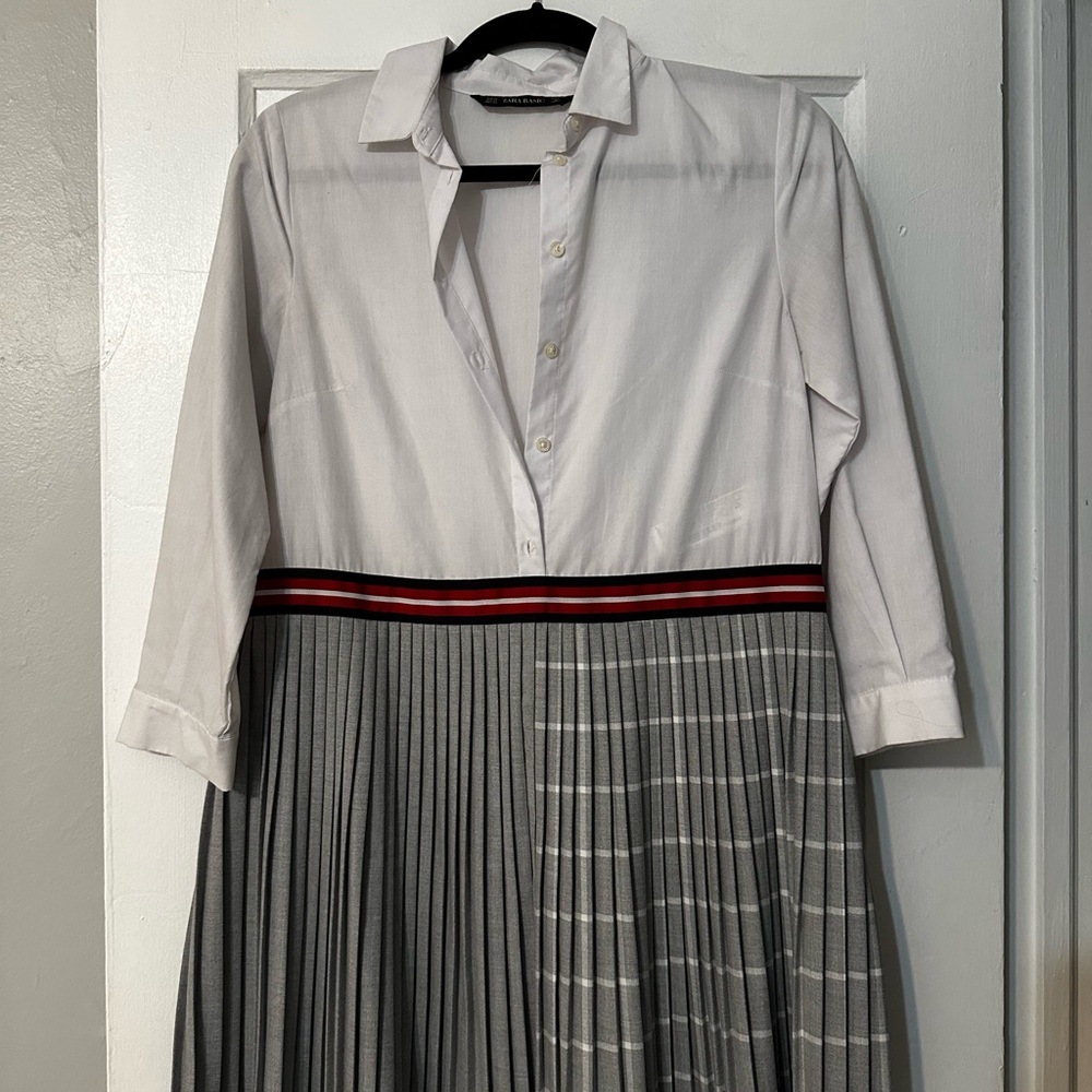 Elegant White and Gray Pleated Dress